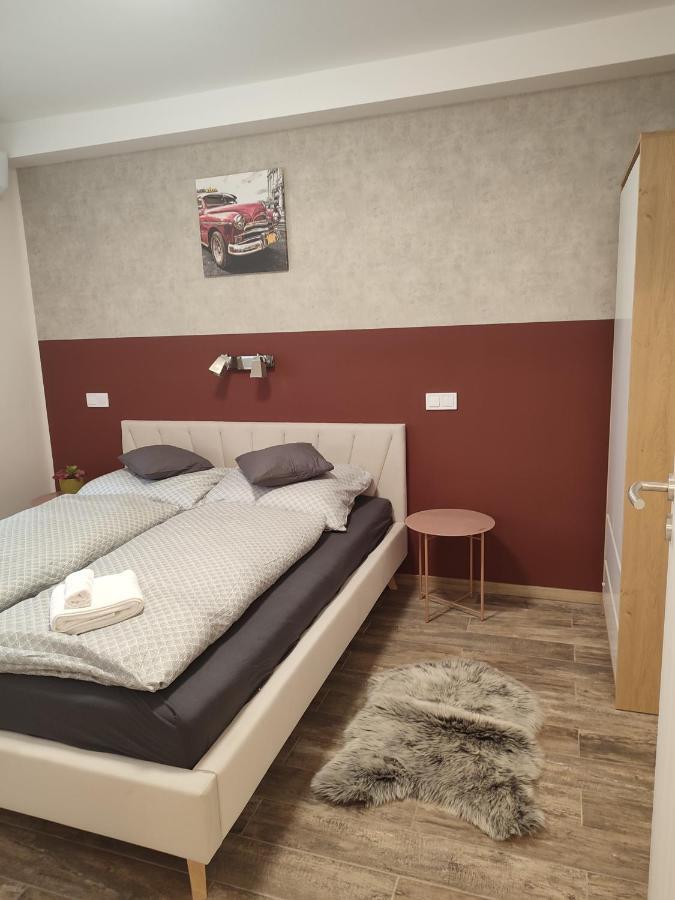 Vorosko Apartmanhaz Apartamento Balatonalmádi Exterior foto